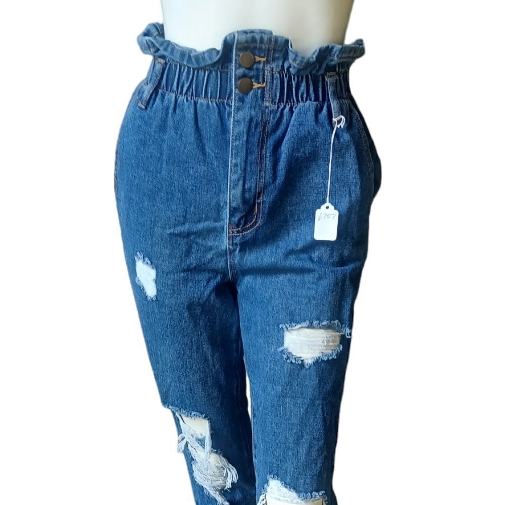 67573...Forever21 Straight leg Jeans Size 24, W22"  25" Inseam 14" Rise